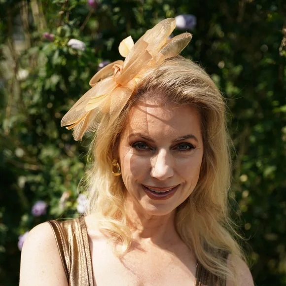 Fascinator - Picture 3 of 3